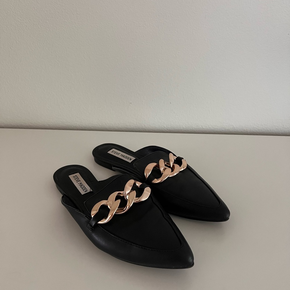 Steve Madden Black Leather Chain Mules